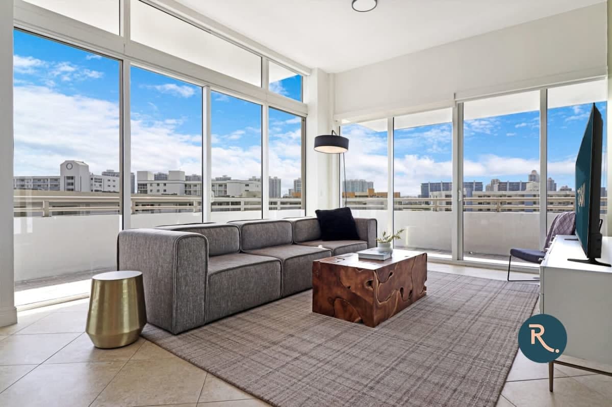 Roami at Sunny Isles | Rooftop Pool | 3 Bedroom