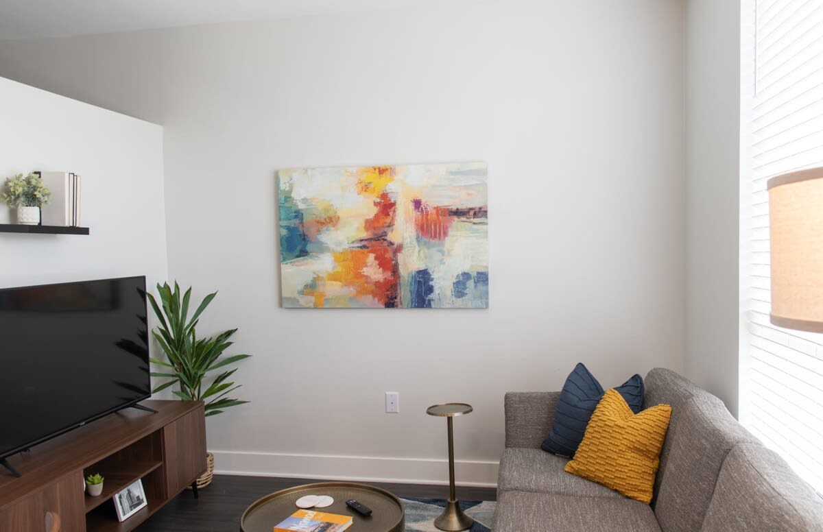 CozySuites: Downtown Cincinnati's Premier 1BR