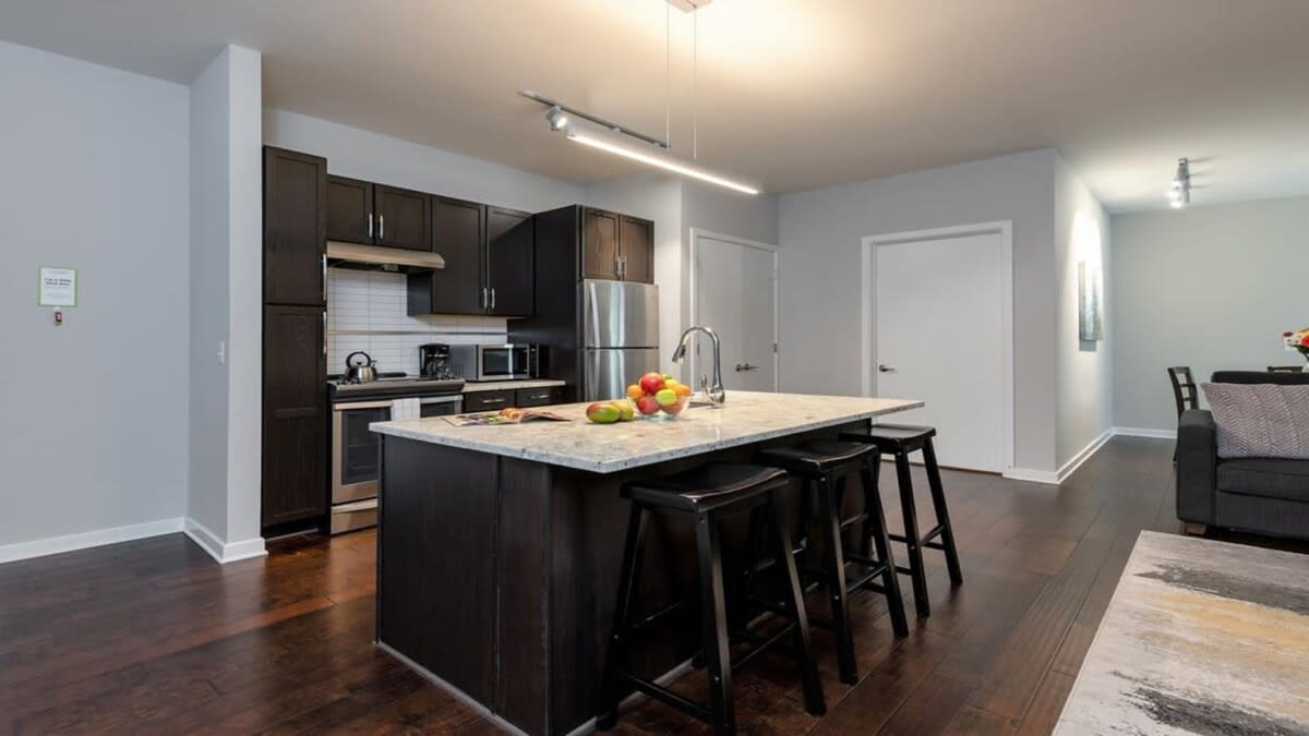 Downtown Dallas CozySuites w/ gym #5