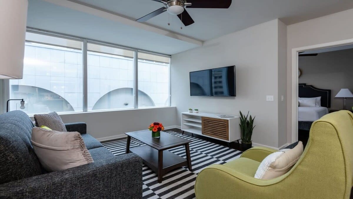 Downtown Dallas CozySuites w/ gym #5