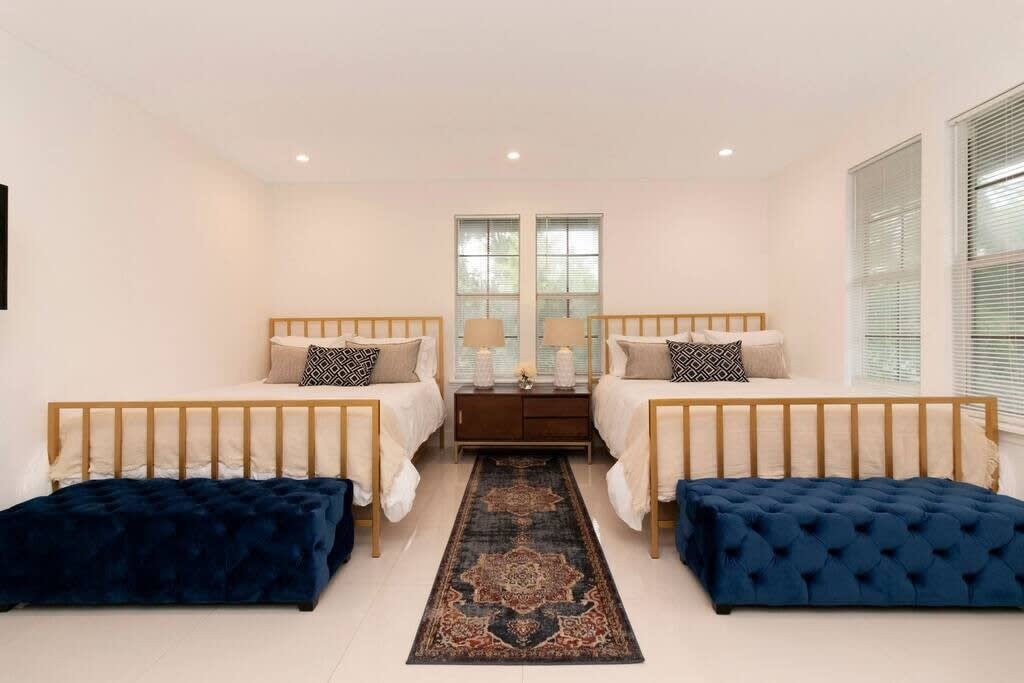 Roami at Downtown Retreat |Near South Beach w/Pool