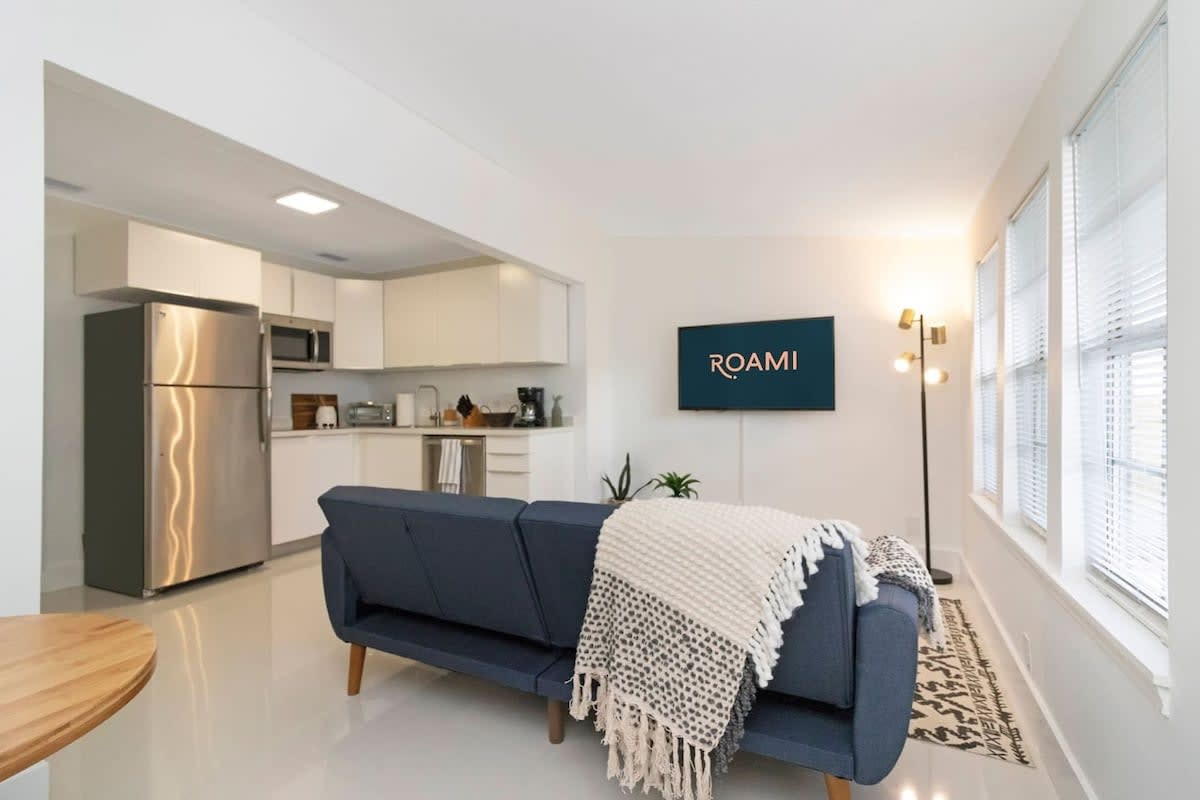 Roami at Downtown Retreat |Near South Beach w/Pool