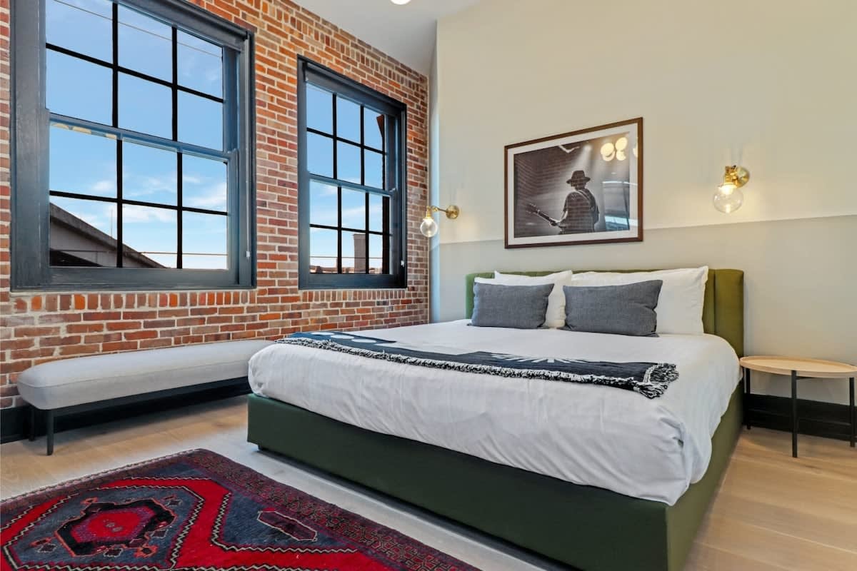 Roami at The Lola | Convention Center | 1 Bedroom
