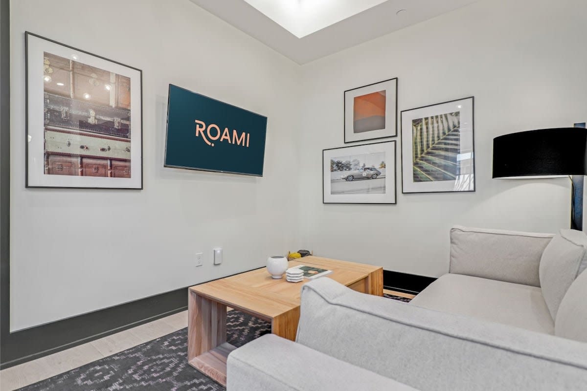 Roami at The Lola | Convention Center | 1 Bedroom
