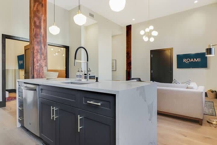 Roami at The Lola | Group Friendly | 6 Bed Combo