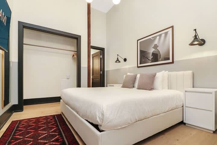 Roami at The Lola | Group Friendly | 6 Bed Combo