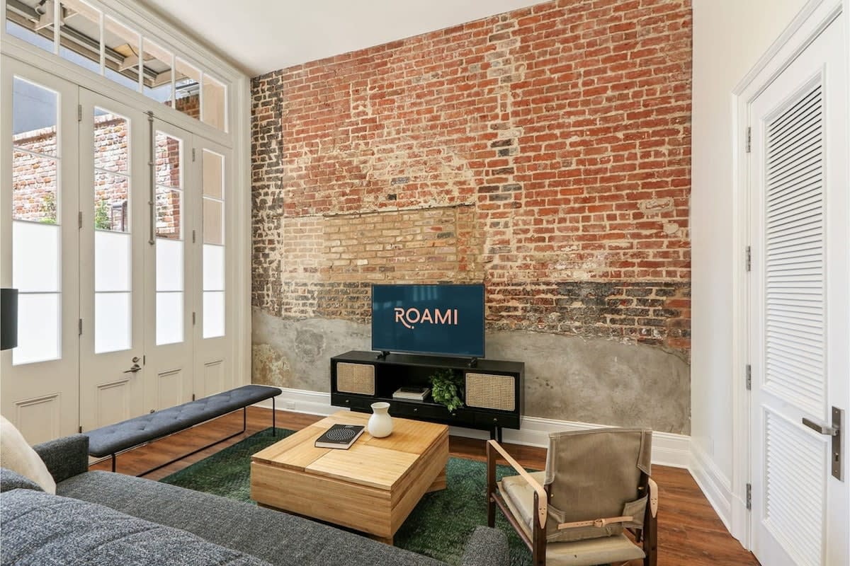 Roami at Factors Row | Near Bourbon St. |2 Bedroom