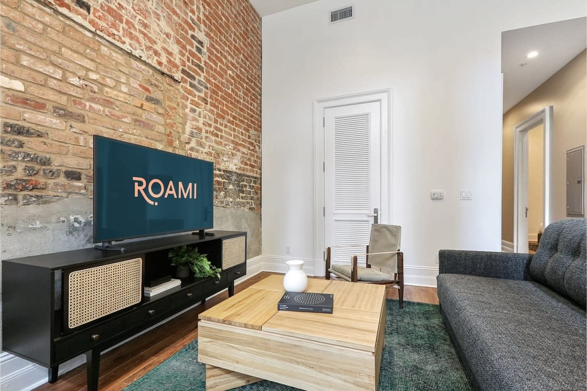 Roami at Factors Row | Near Bourbon St. |2 Bedroom