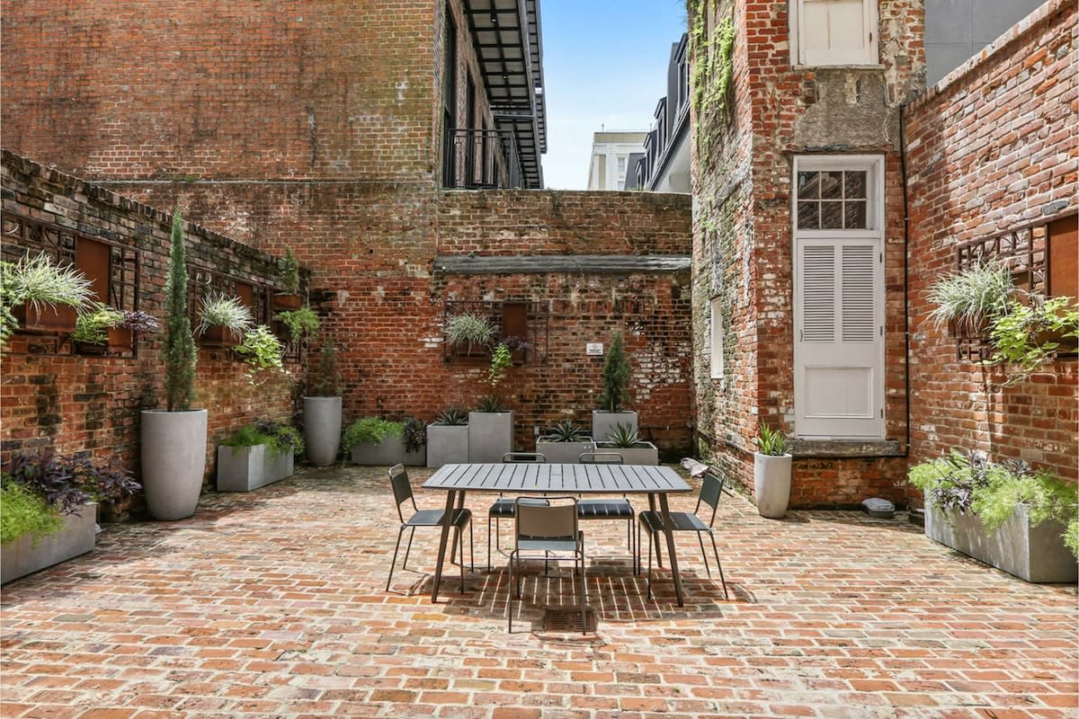 Roami at Factors Row | Near Bourbon St. |2 Bedroom
