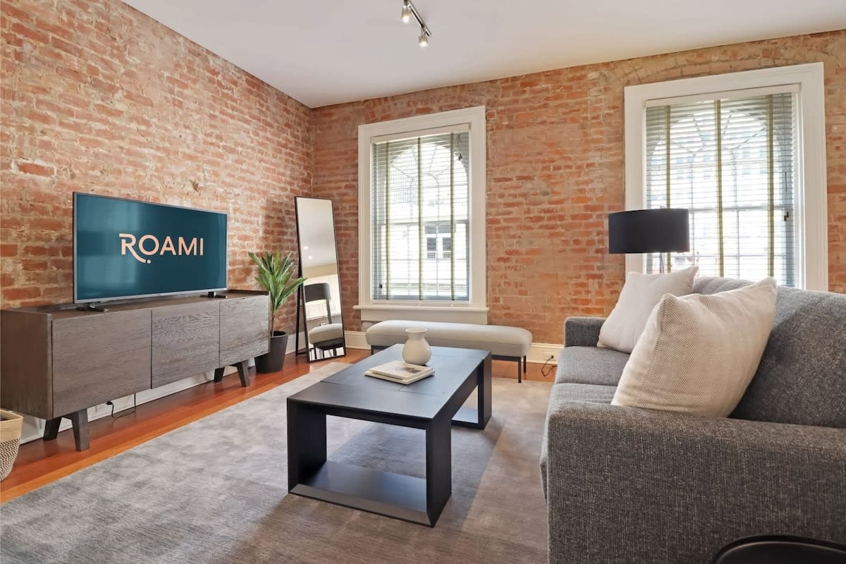 Roami at Factors Row | Near Superdome | 2 Bedroom