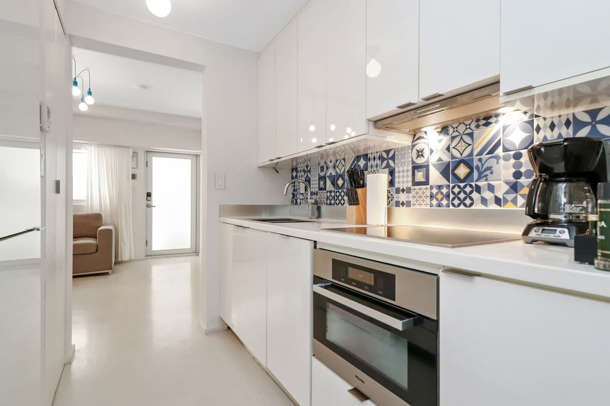 Roami at 250 Collins | Pool | Next to Beach |1 Bed