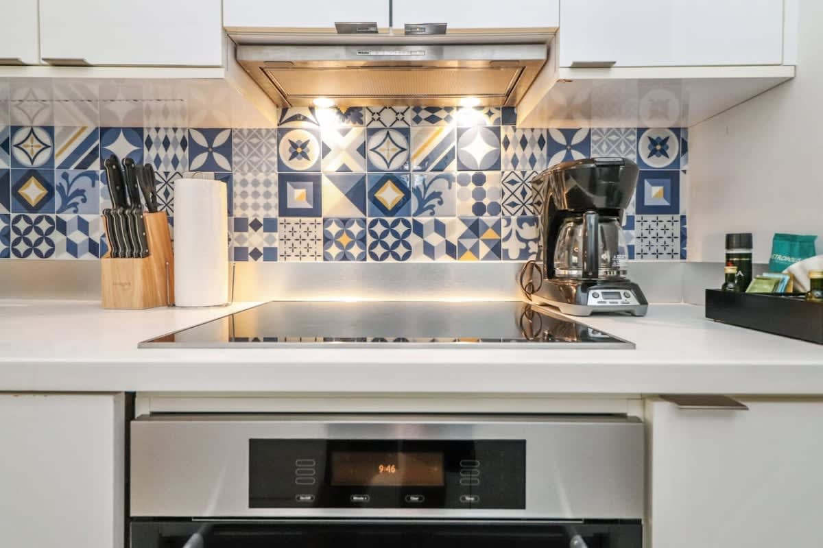 Roami at 250 Collins | Pool | Next to Beach |1 Bed