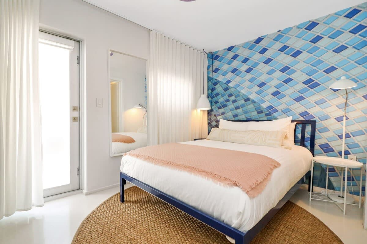 Roami at 250 Collins | Pool | Next to Beach |1 Bed