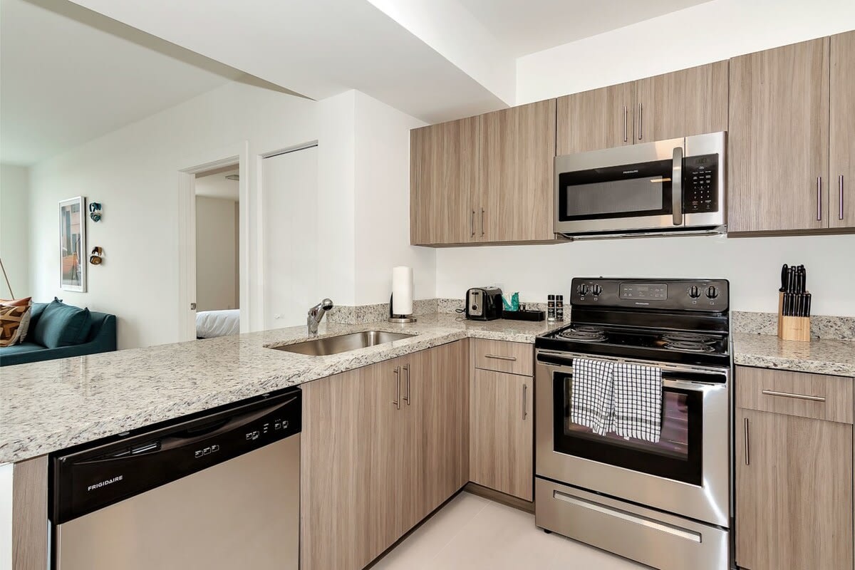 Roami at Grove 27 | Group Friendly | 3 Bed Combo