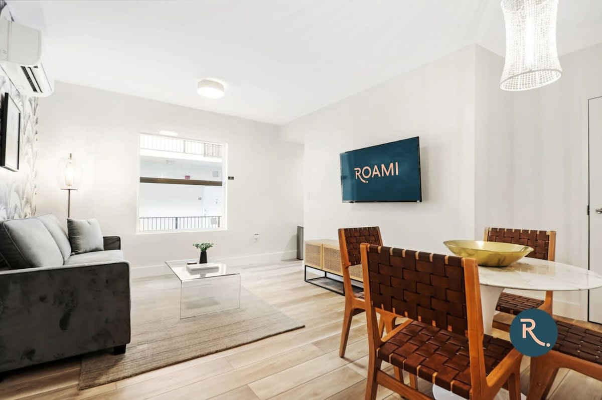 Roami at The Carmela | 1 Block to the Beach |1 Bed