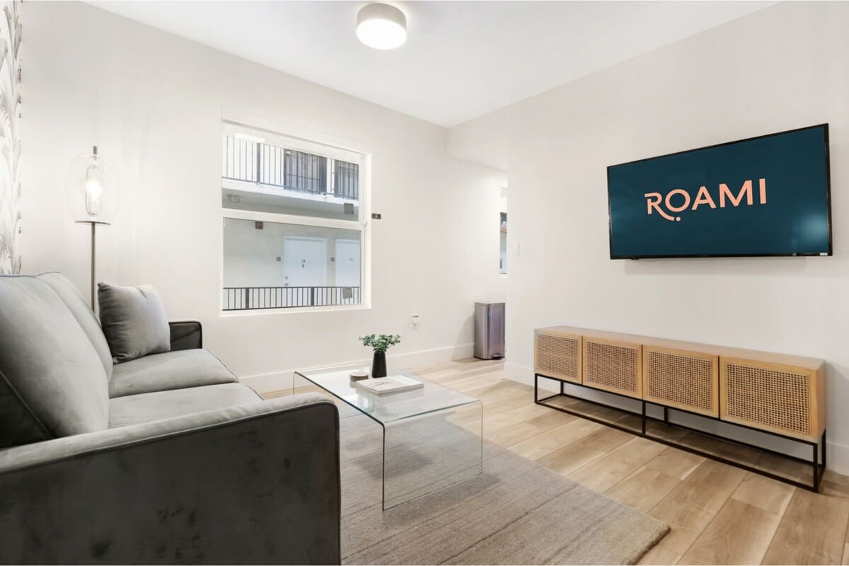 Roami at The Carmela | 1 Block to the Beach |1 Bed