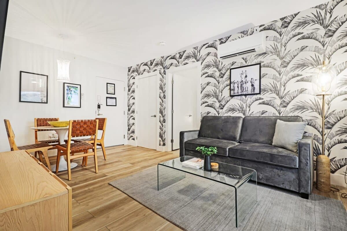Roami at The Carmela | 1 Block to the Beach |1 Bed
