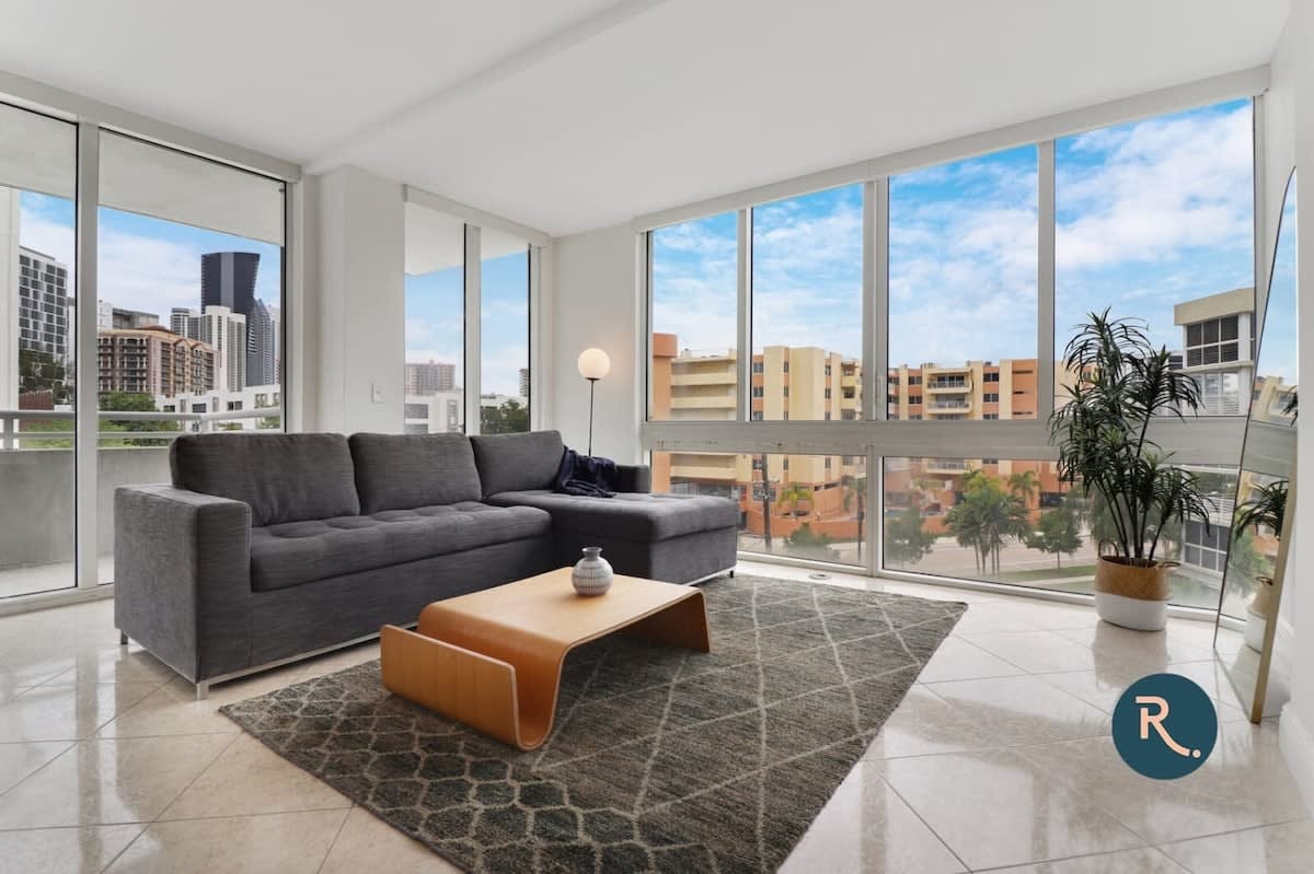 Roami at Sunny Isles | Rooftop Pool | 2 Bedroom
