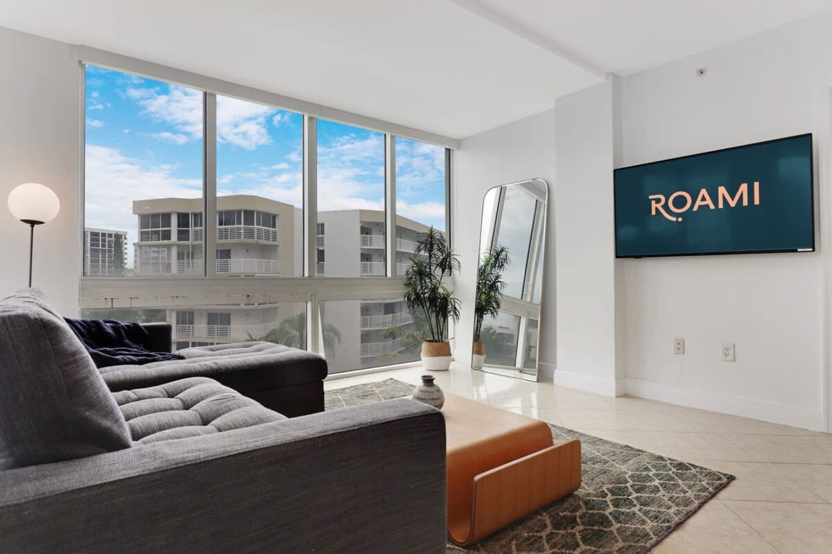 Roami at Sunny Isles | Rooftop Pool | 2 Bedroom