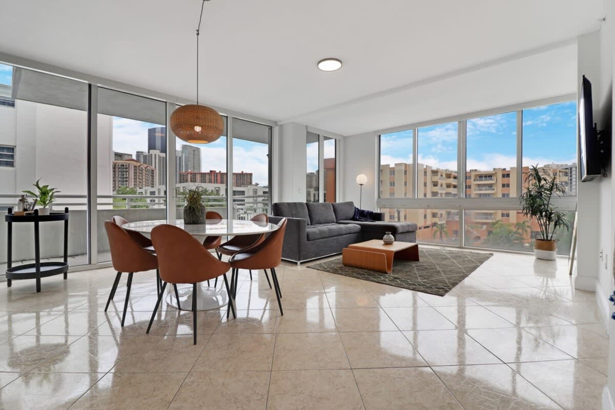 Roami at Sunny Isles | Rooftop Pool | 2 Bedroom