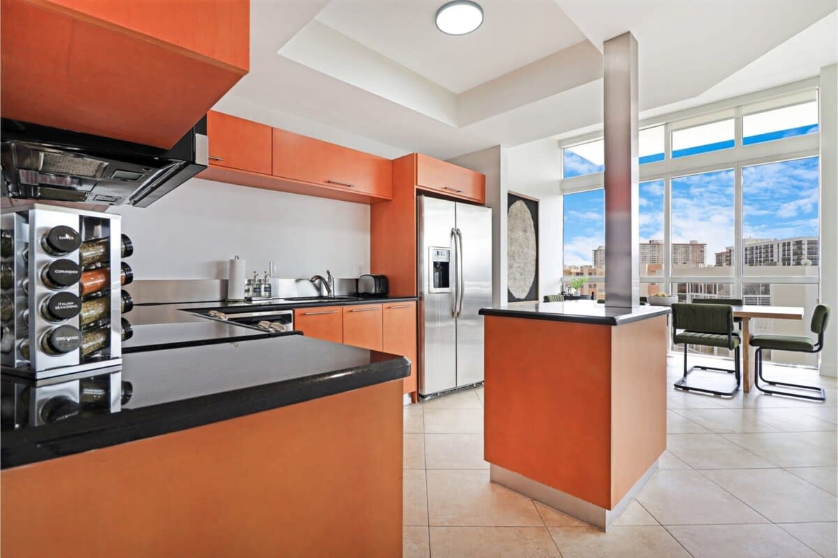 Roami at Sunny Isles | Rooftop Pool | 3 Bedroom