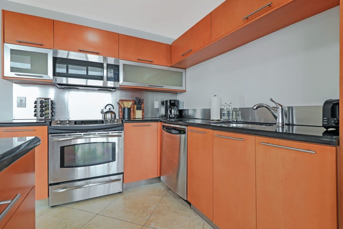 Roami at Sunny Isles | Rooftop Pool | 3 Bedroom