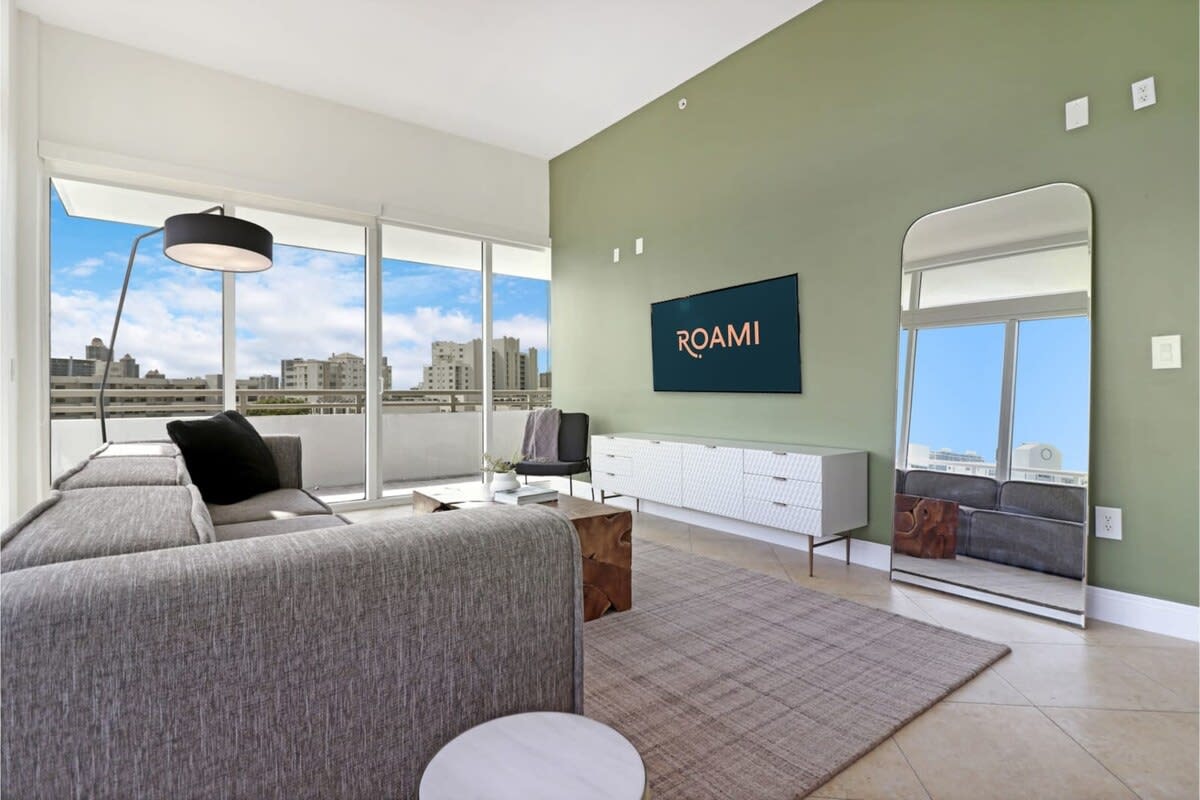 Roami at Sunny Isles | Rooftop Pool | 3 Bedroom