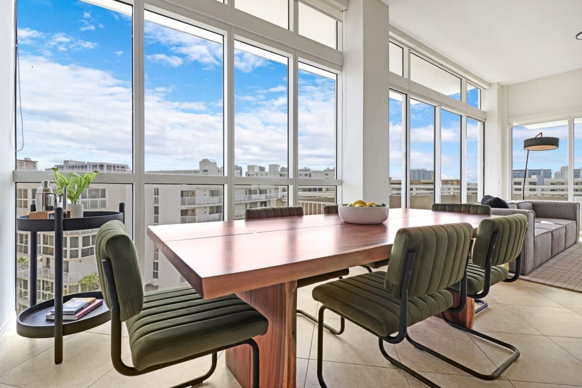 Roami at Sunny Isles | Rooftop Pool | 3 Bedroom