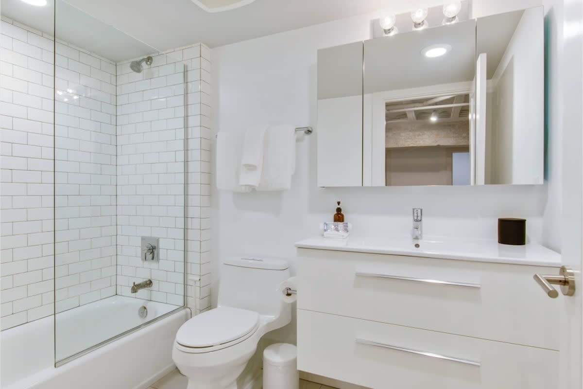 Roami at Motorworks | 2-Story |1 Bed | Superdome