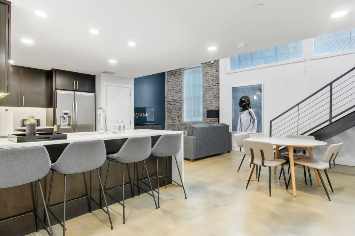Roami at Motorworks | 2-Story |1 Bed | Superdome