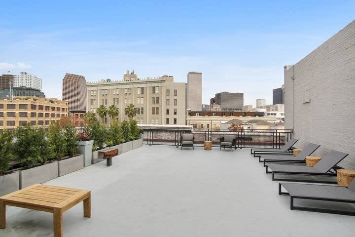 Roami at Motorworks | 2-Story |1 Bed | Superdome