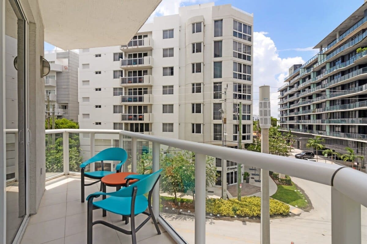Roami at Habitat Brickell | Pool + Balcony | 1 Bed